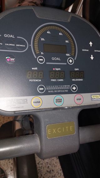 Bicicleta Elíptica Technogym