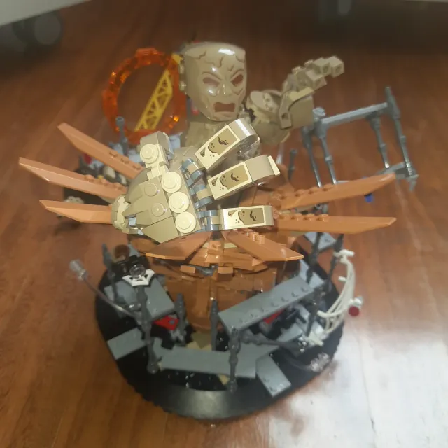 LEGO Marvel 76261 y 76280