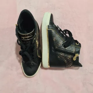 Scarpe Guess nere e marroni