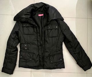 Chaqueta acolchada negra mujer