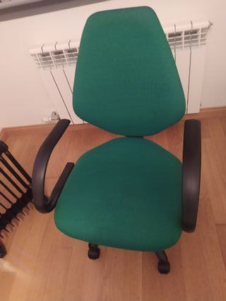Silla de estudio. Regulable.
