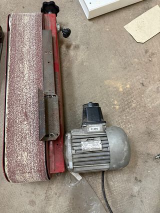 Lijadora de banda Femi V.380