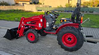 Tractor TYM T255 con pala frontal