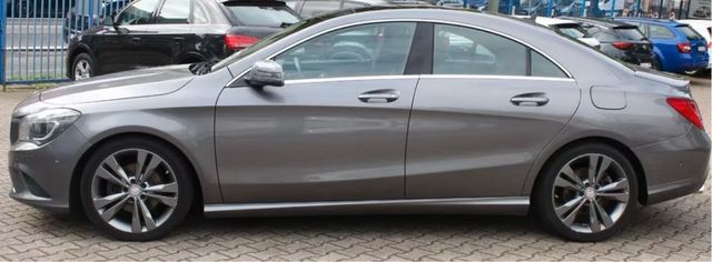 Mercedes-Benz Clase CLA 200CDI *1 Año Garantia*