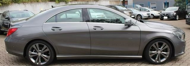 Mercedes-Benz Clase CLA 200CDI *1 Año Garantia*