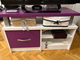 Mueble TV Morado y Blanco