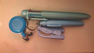 Kit Caneta Multicolor + Marcador Azul + Tesoura