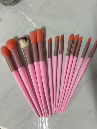 Kit 13 Pinceles Maquillaje color rosa