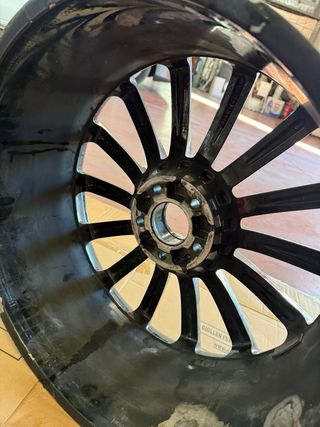 Llanta de aleación 20  AMG multirradio original