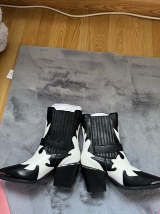 Botines Alma en Pena Negro y Blanco