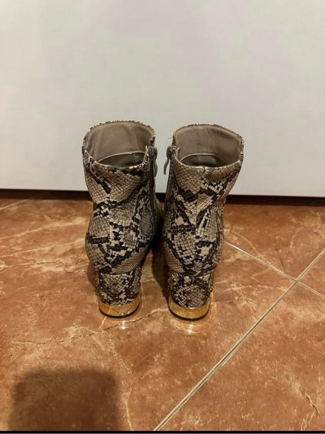 Botines tacón serpiente