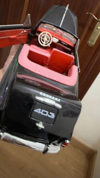 Coche Peugeot 403 Cabriolet 1/18
