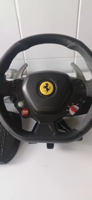 Volante Thrustmaster Ferrari 458 RW