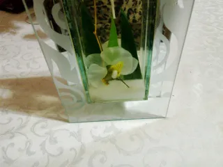 Candela artigianale con orchidea in vetro