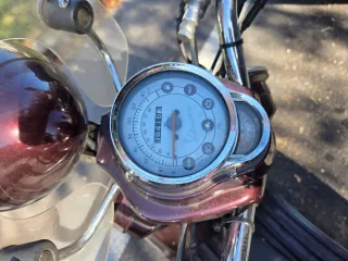 Vespa LXV 125 burdeos