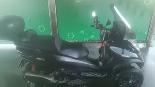 Piaggio MP3 500 HPE 2022 con marcha atrás