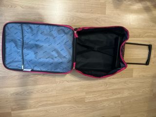 Maleta de viaje pequeña con estampado