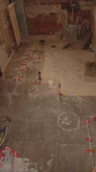 ALICATADO!!! Azulejos, Pizarras, Etc... SEGOVIA.