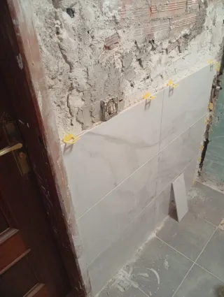 ALICATADO!!! Azulejos, Pizarras, Etc... SEGOVIA.