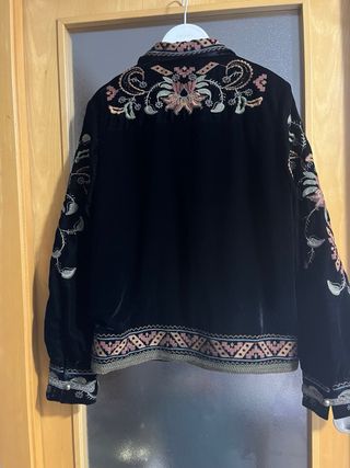 Chaqueta bordada terciopelo Zara colecvion T/M