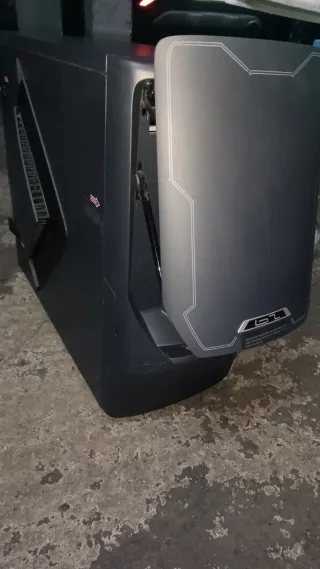 PC  in win B2 stealth bomber atx