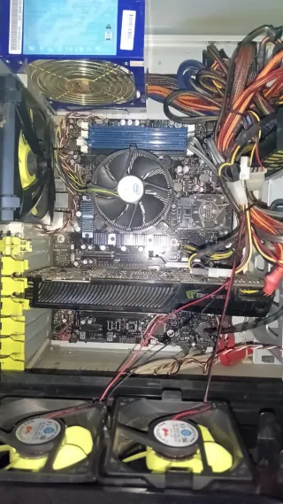 PC  in win B2 stealth bomber atx