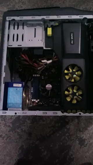 PC  in win B2 stealth bomber atx