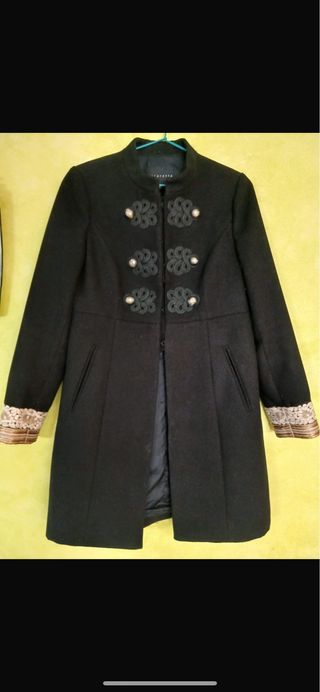 Abrigo tres cuartos negro señora