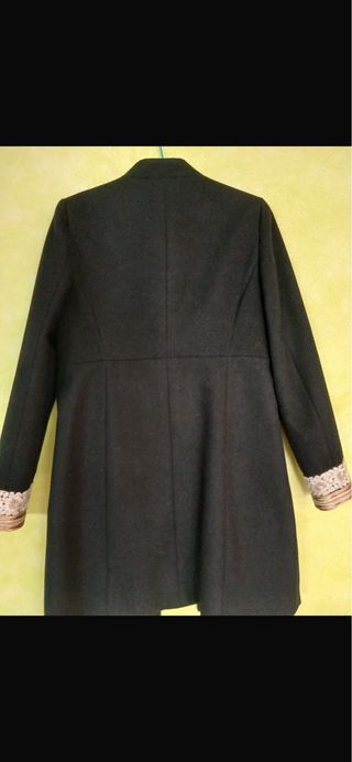 Abrigo tres cuartos negro señora