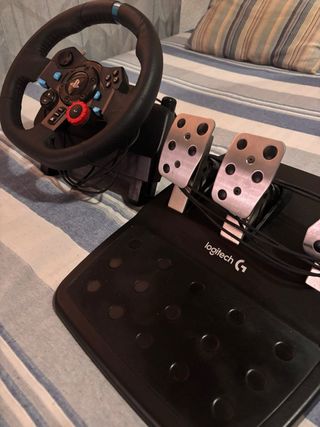 Logitech G29 Driving Force volante per PS5/PS4/PC