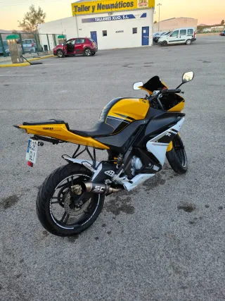 Yamaha YZF R 125 Amarilla/Negra/Blanca