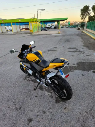 Yamaha YZF R 125 Amarilla/Negra/Blanca