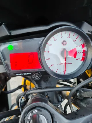 Yamaha YZF R 125 Amarilla/Negra/Blanca