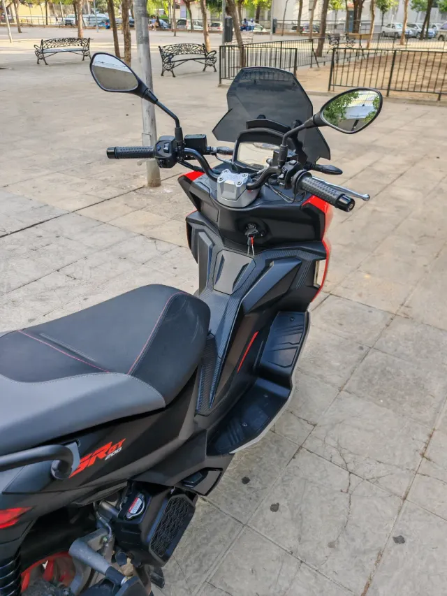 Aprilia SR GT 200 Sport 17 CV