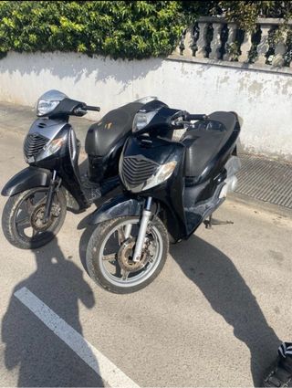 Moto Honda SH 125i Negra