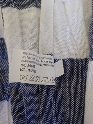 Telo mare Prolife a righe bianche e blu con frange