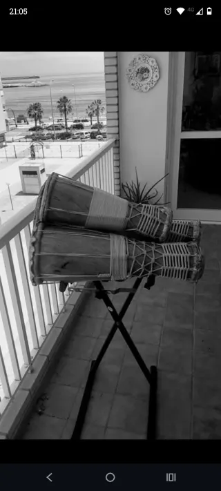 Tambores Batá hechos en Cuba