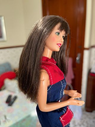 Muñeca Brenda Antigua Sensación de Vivir Barbie