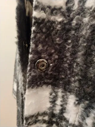 Abrigo cuadros blanco y negro