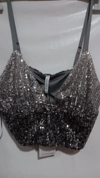 Top Stradivarius lentejuelas gris/plata XS