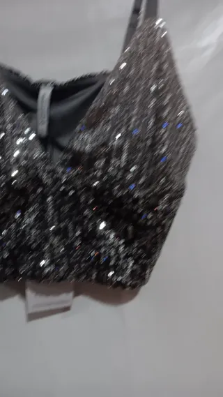 Top Stradivarius lentejuelas gris/plata XS