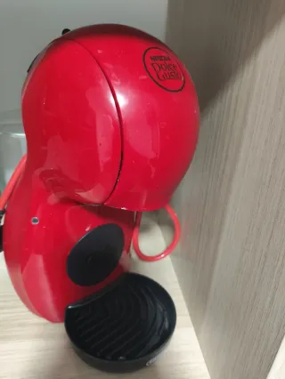 Cafetera Dolce Gusto Roja