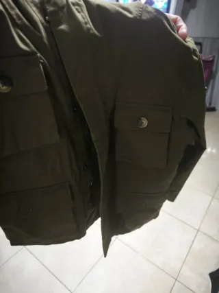 Chaqueta niño verde con capucha. Talle 6