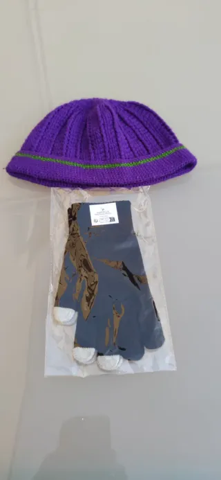 Guantes pantalla táctil y gorro morado
