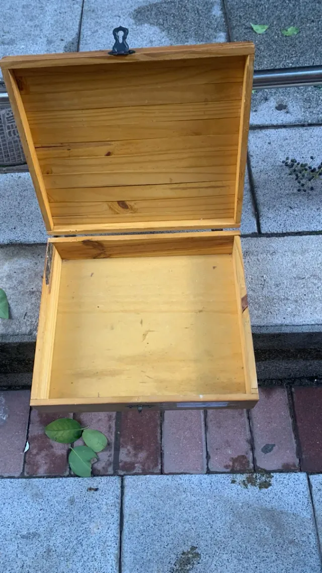 Caja de madera con cierre