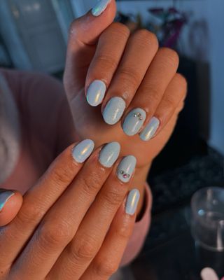 MANICURAS Y PEDICURAS