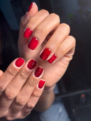 MANICURAS Y PEDICURAS