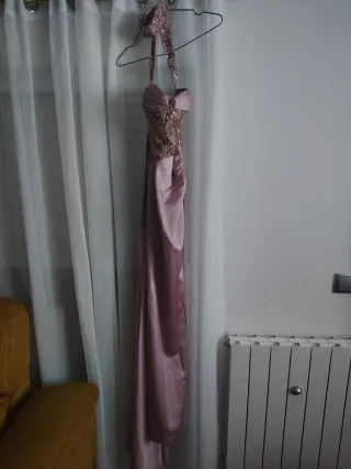 Vestido de fiesta rosa y plateado