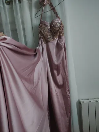 Vestido de fiesta rosa y plateado