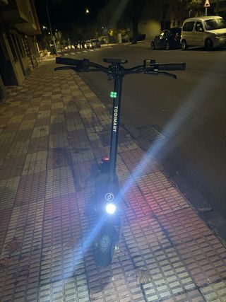 Patinete Eléctrico con luces Led como nuevo